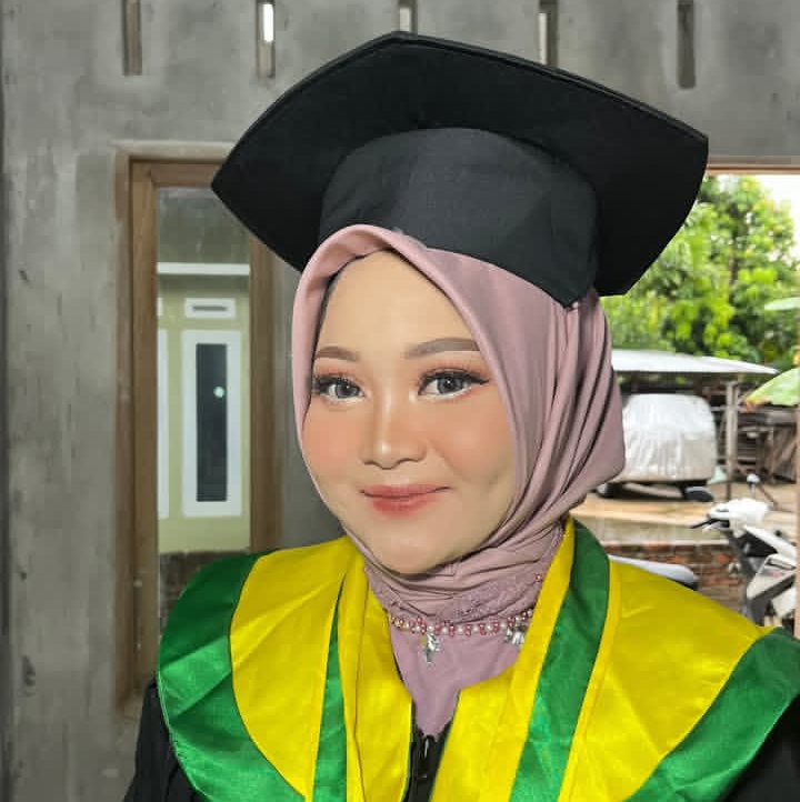 Makeup Wisuda
